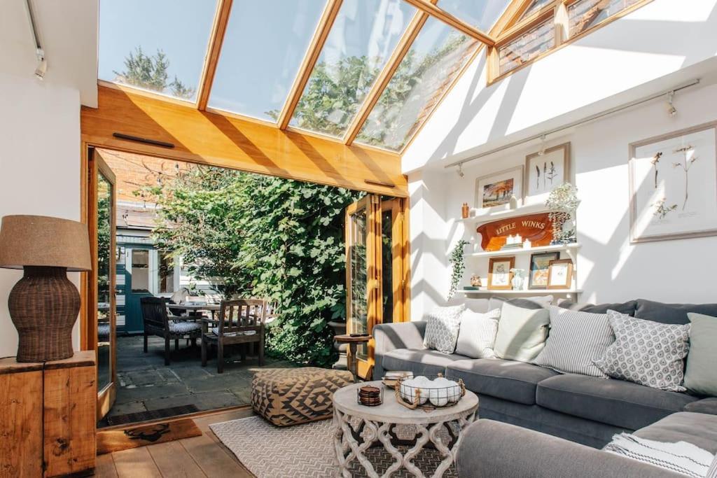 Villa Dolls House - Luxury Townhouse *Sleeps 10* Henley-on-Thames Exterior foto